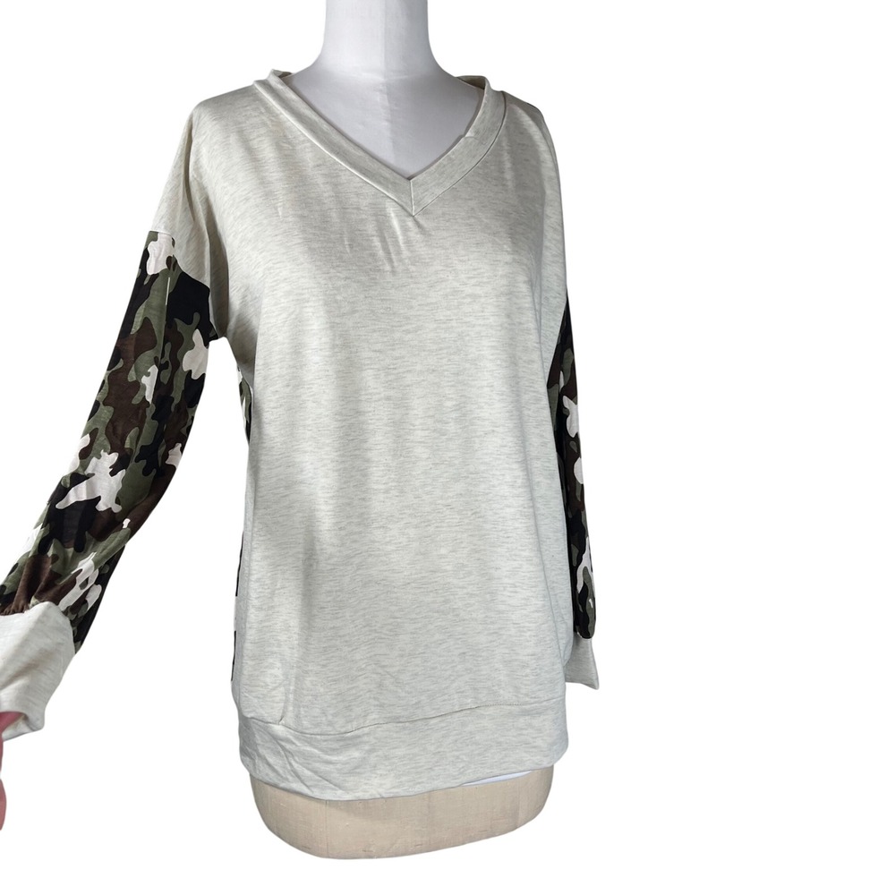 Sew In Love Womens Camo Contrast V-Neck Long Sleeve Top Oatmeal Oversized Small